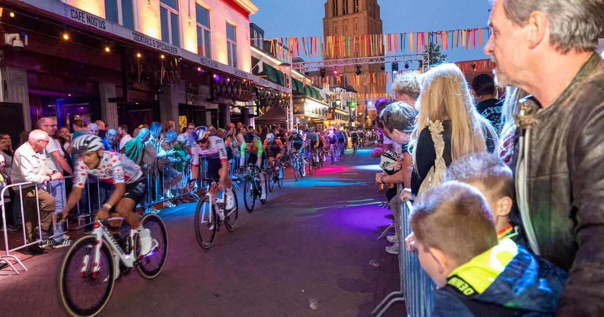 LIVE Daags na de Tour 2026 |Bergkoning Carapaz pakt de zege in Boxmeer, Arensman tweede