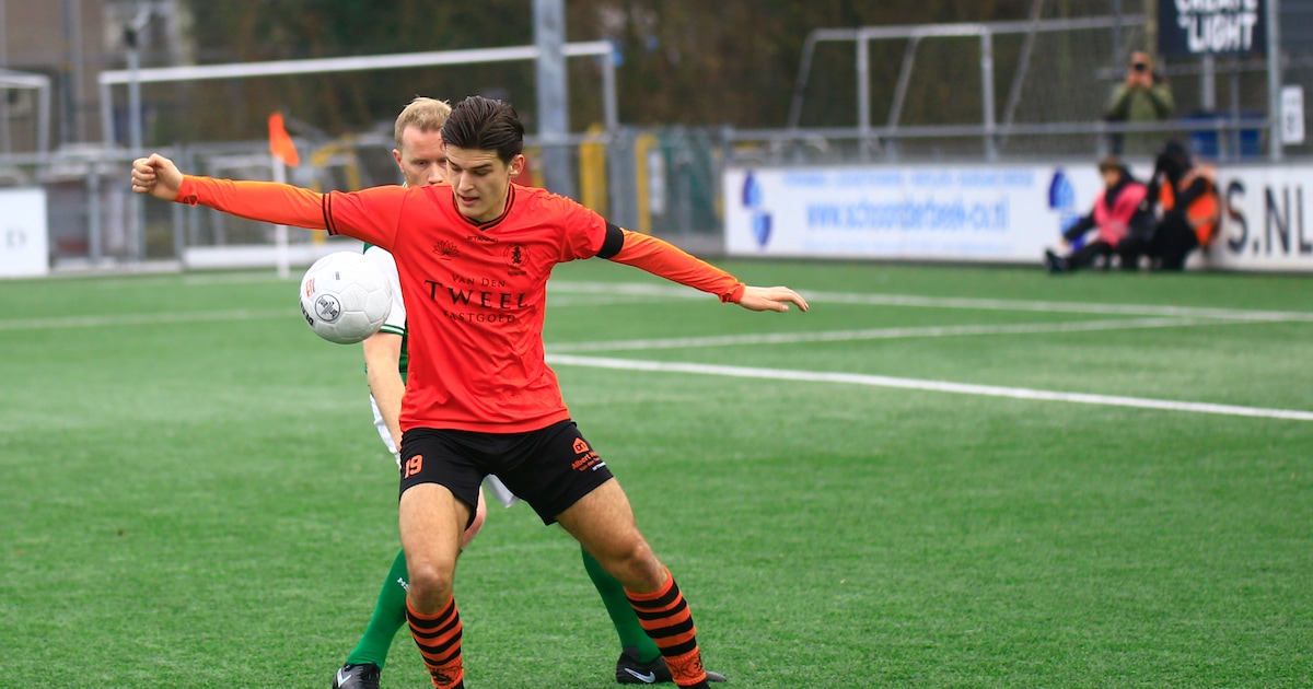 Spakenburg presenteert Veenstra, maar ging hij ook akkoord met Sparta Nijkerk? ‘Heb daar niets over 