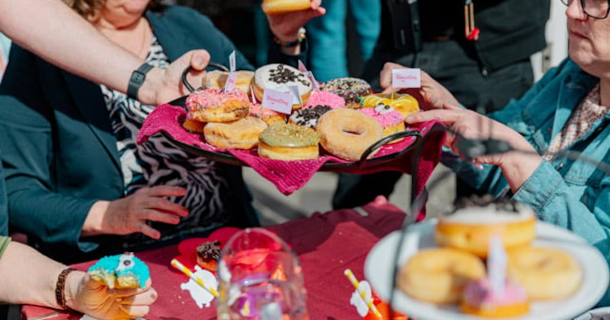 Jammie! Hier in Vlaardingen krijg je een gratis donut tijdens Donutdag