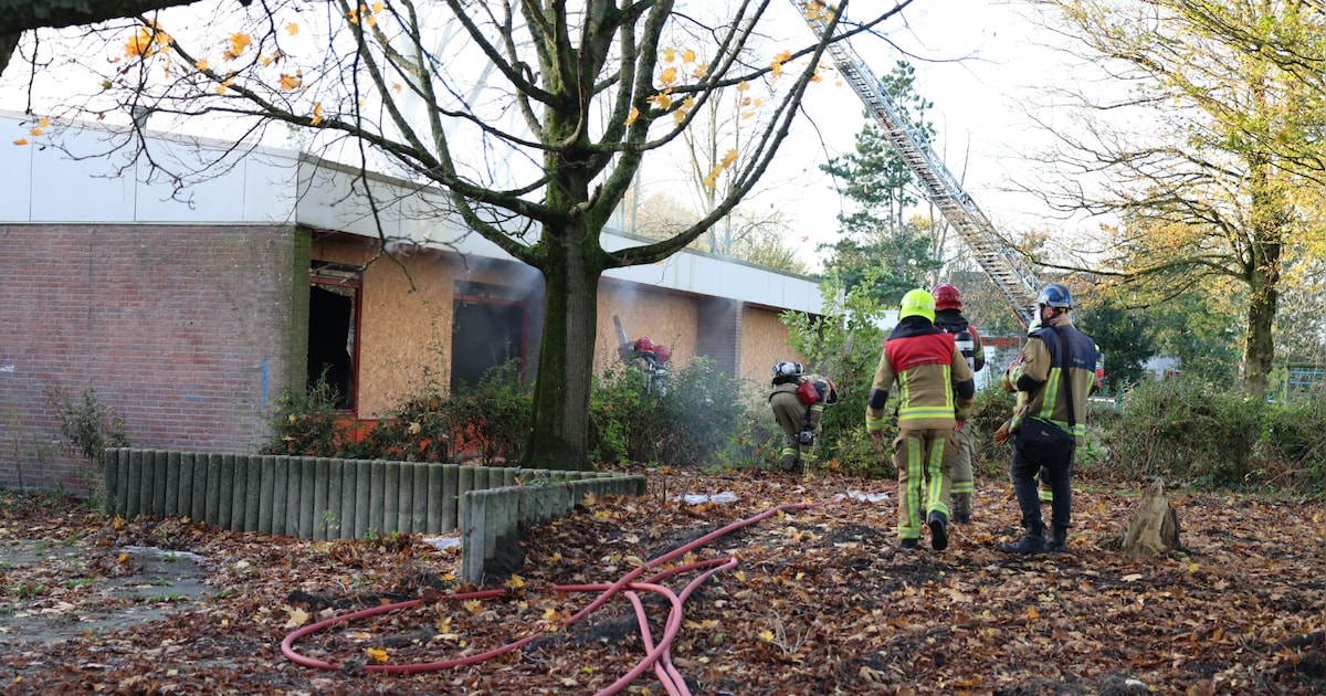 Deel van dichtgetimmerd schoolgebouw in Hoofddorp gesloopt na uitslaande brand