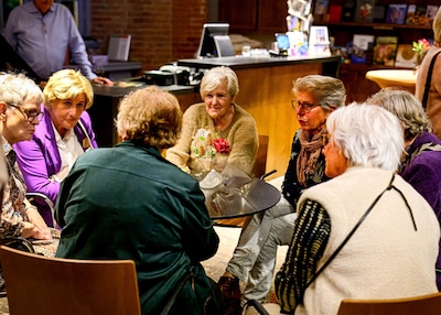 Cultuurcafé in Woerden brengt makers en cultuurliefhebbers samen