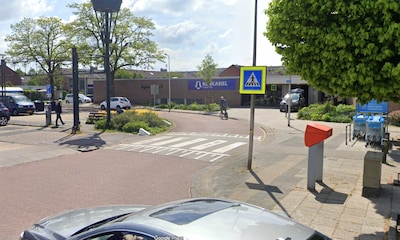Vrouw (35) in Kampen wordt achter­volgd na bij­na-aanrijding en krijgt vloeistof door raam gegooid