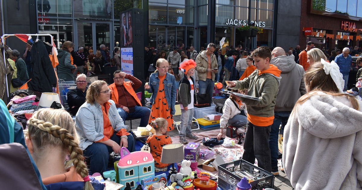 Kinderkleedjesmarkt tijdens Hooibouwdag in Lekkerkerk