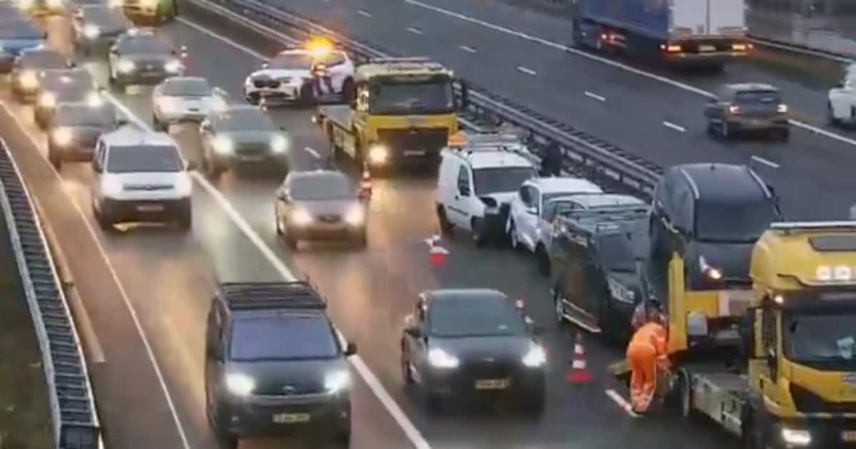 Veel auto's betrokken bij ongeval op A9 ter hoogte van Spaarndam