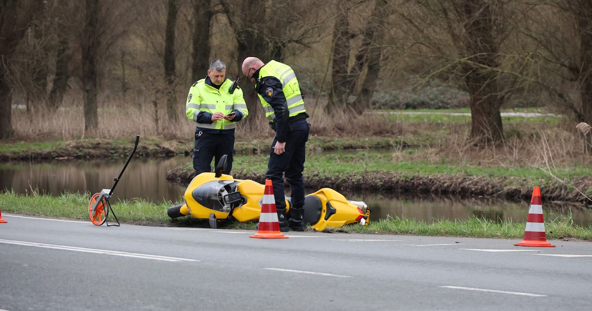 Motorrijder gewond na harde val op de Abram van Rijckevorselweg in Capelle aan den IJssel