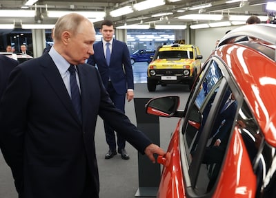 Koop Russische auto’s, eist Poetin, maar politici rijden liever in een BMW of Toyota