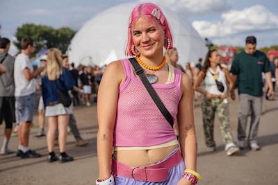 LIVE Lowlands | Eline (25) was vandaag een vrouw met een missie: Adéla zien