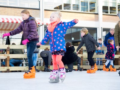IJsbaantje op Leimuidens dorpsplein