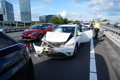 Drie auto’s botsen op A28 bij Zwolle, weg weer open