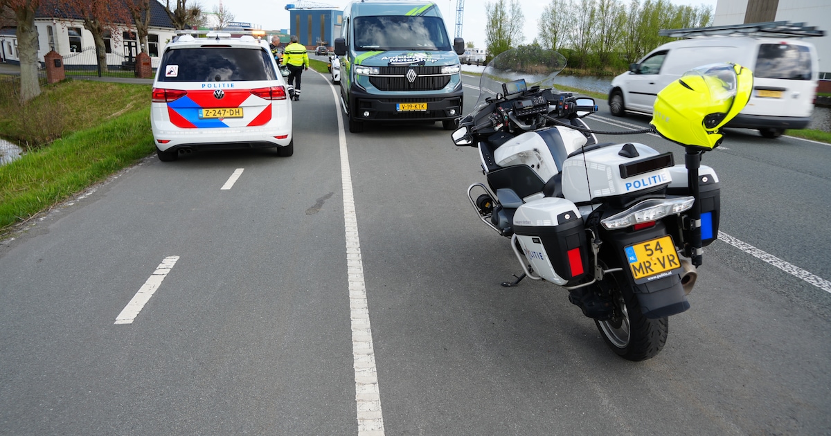 Motorrijder komt ten val op de Rijksweg West in Westerbroek