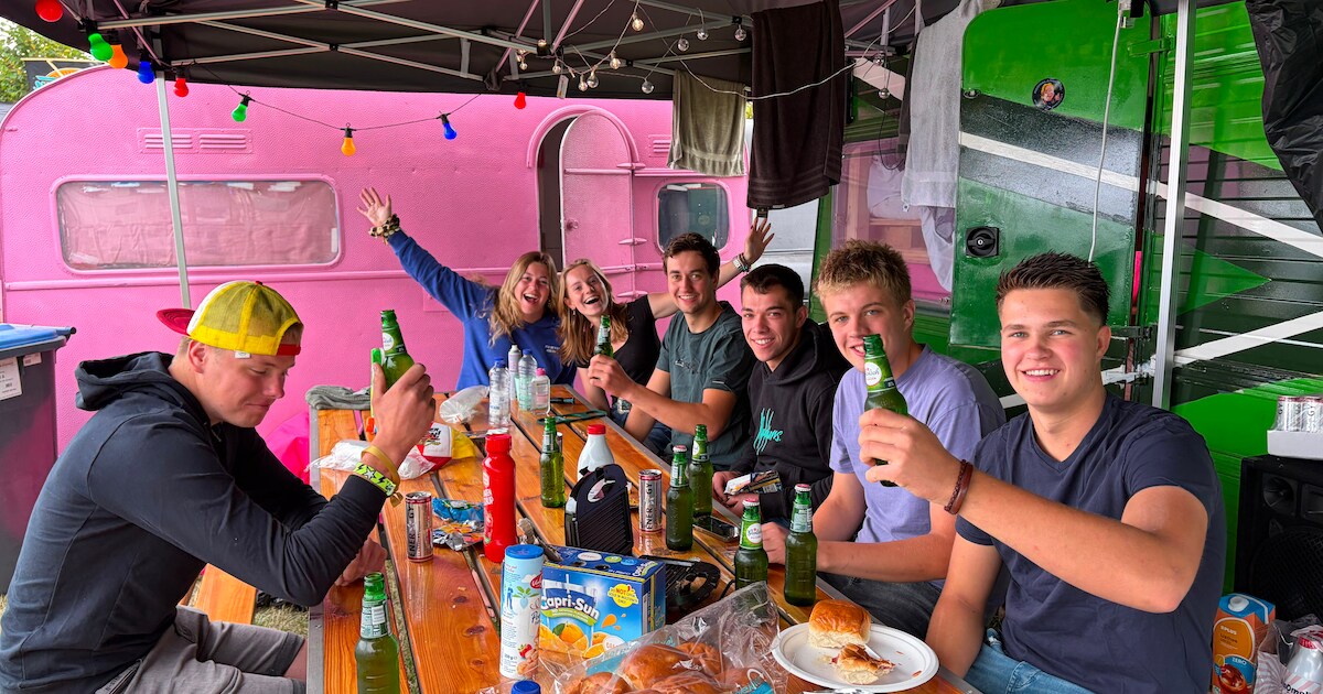 Met 18 kratten bier naar Lichtenvoorde: campings net buiten de Zwarte Cross barsten uit hun voegen |