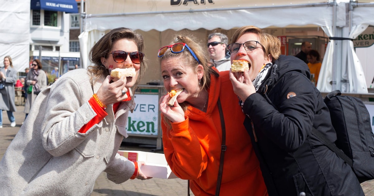 Bij deze Delftse bakkers haal je oranjetompoucen voor Koningsdag 2026