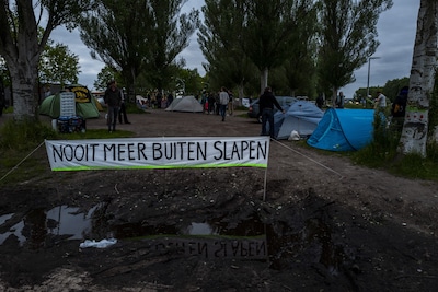 Asylum minister short of 4,500 beds, sends urgent appeal to municipalities: 'Immediate emergency shelter needed'