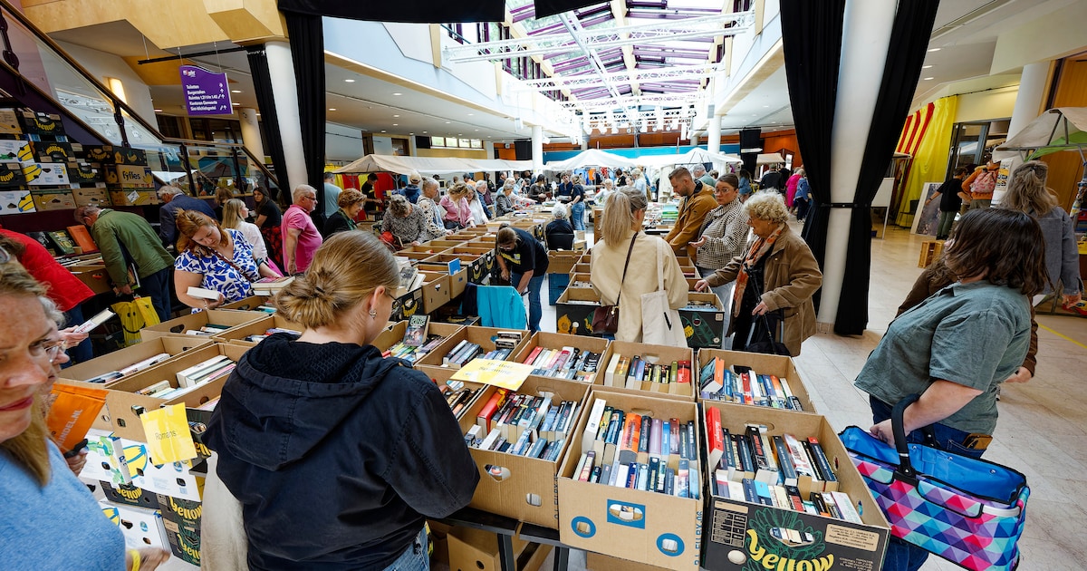 Eerst snuffelen, dan toeslaan: in het laatste uur mag u voor 5 euro alles meeslepen wat u kunt drage
