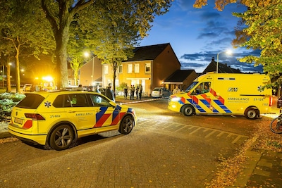 Ruzie tussen automobilisten in Oss loopt uit op steekpartij, slachtoffers zouden uit auto zijn getro