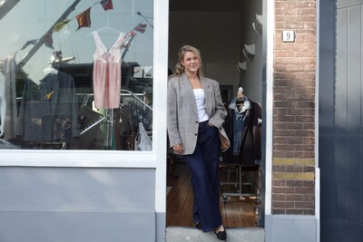 Fay opent FAVI in Dordrecht: een nieuwe vintage hotspot vol goede blazers