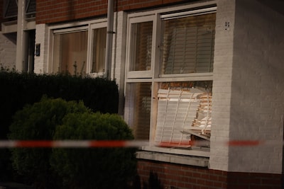Schoten gelost op woning in Empel, daders vluchten met meerdere auto’s
