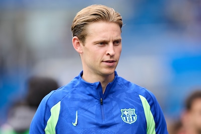 Frenkie de Jong terug op trainingsveld bij FC Barcelona na maandenlange afwezigheid
