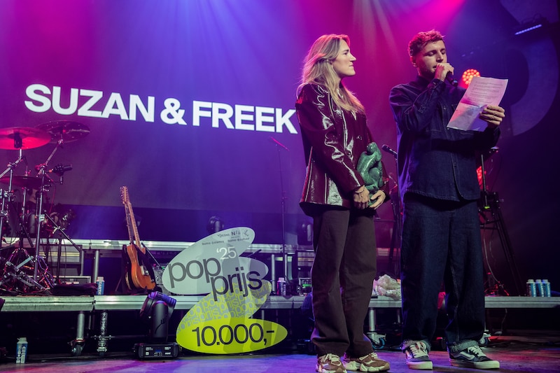 Suzan en Freek nemen de Popprijs 2026 in ontvangst.
