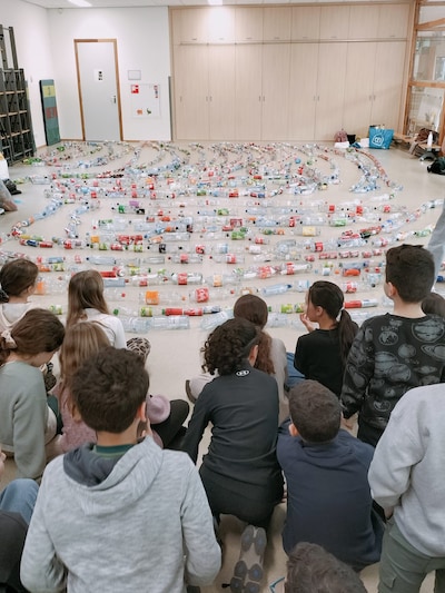 Leerlingen Rapenland zamelen 200 meter statiegeld in voor het goede doel