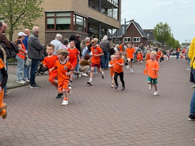 Sponsorloop Bernadetteschool levert 15.000 euro op voor twee goede doelen