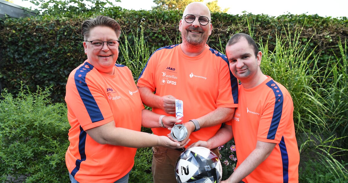 Transplantatie Voetbalteam gaat voor goud in Oxford | Regio | AD.nl