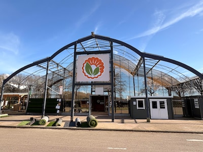 Dankzij deze nieuwe outlet in Helmond is jouw tuin straks voor een prikkie zomerklaar