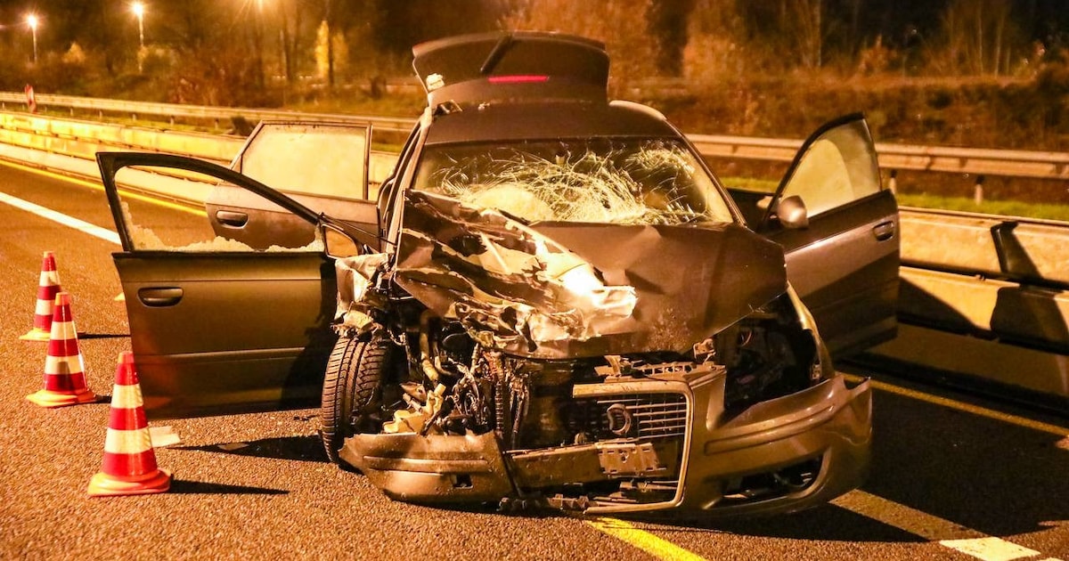 Gewonde na botsing tussen auto's op A1 bij Stroe