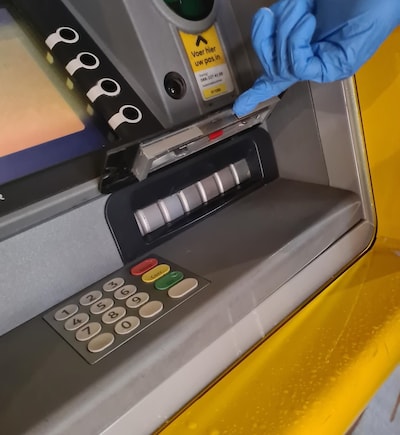 Man (41) liet crimineel spoor achter met cashtraps op pinautomaten, maar hij wilde ‘niets stelen’