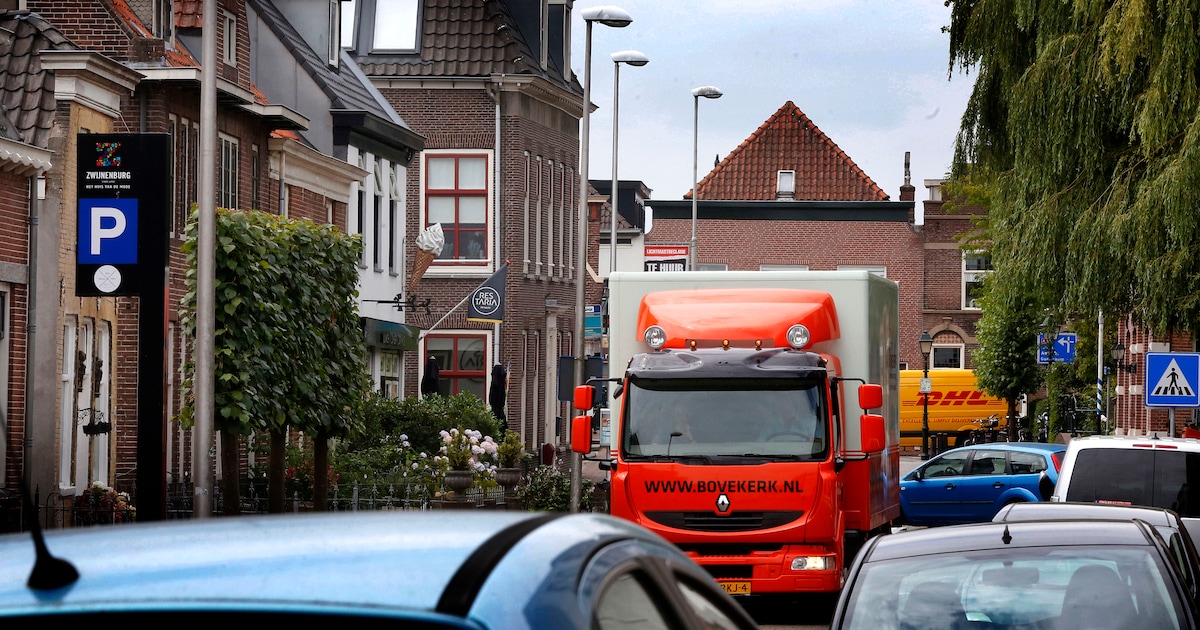 Meerkerk muurvast door afsluiting A27: raad wil betere communicatie en minder vrachtwagens door dorp