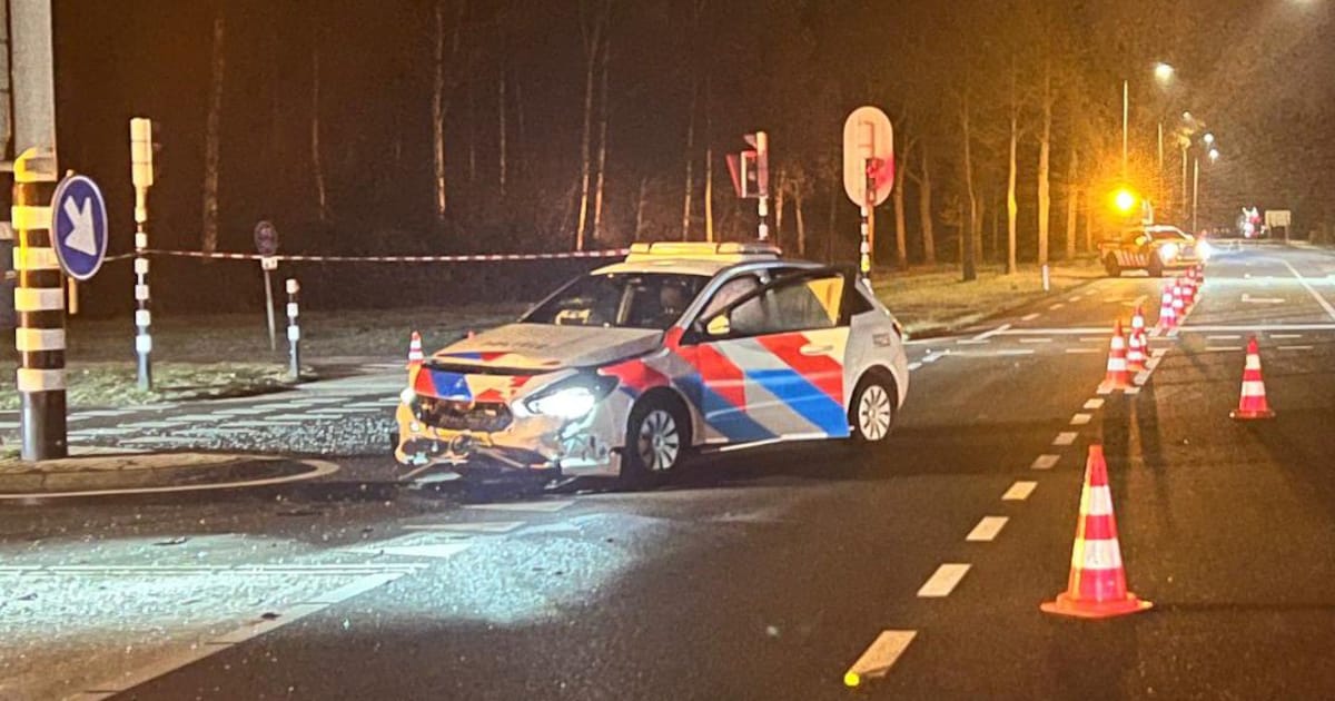 Automobilist gewond na botsing met politiewagen in Sint Joost