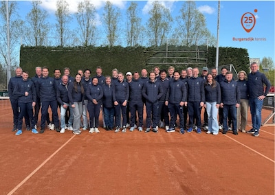 Burgersdijk Tennis viert 25-jarig jubileum met 25 uur lang tennisles