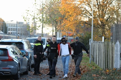 Drie verdachten uit trein in Hilversum gehaald, treinverkeer gestremd