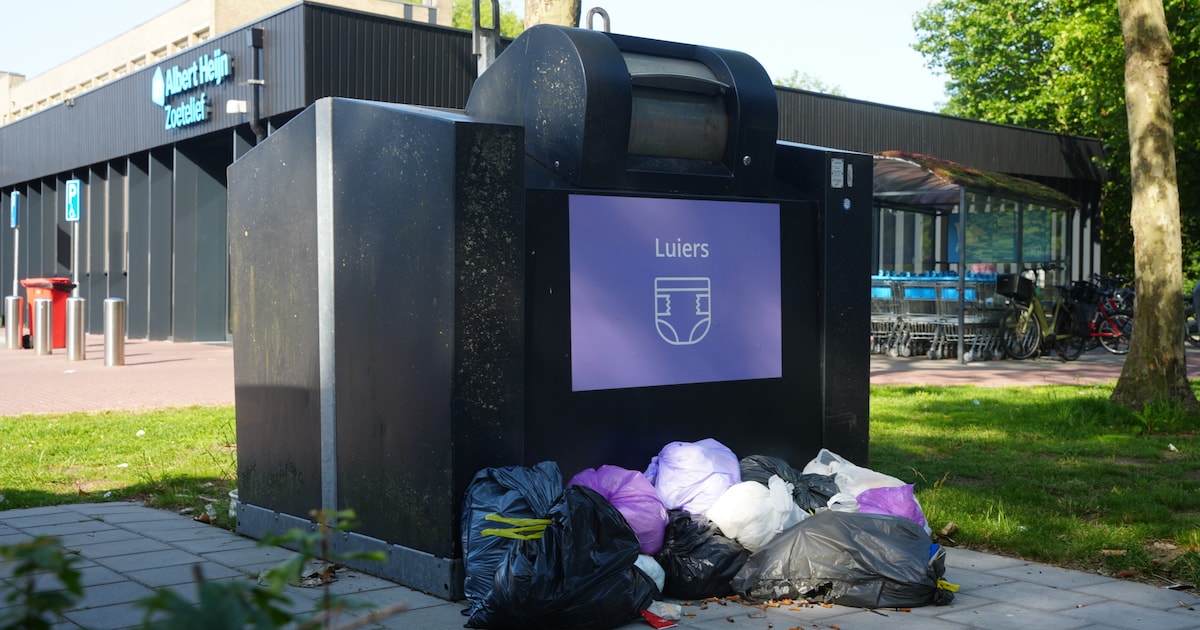 Overvolle luiercontainers zorgen voor stankoverlast in Bunschoten