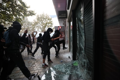Ook in Belgische stad Luik loopt scholierenprotest uit de hand:  winkels geplunderd tijdens rellen