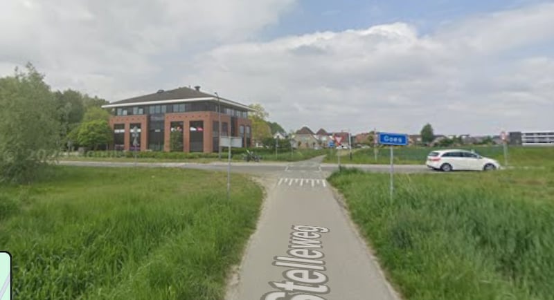 De exacte plek waar het tafereel plaatsvond: de Stelleweg, nét buiten de bebouwde kom van Goes en dus officieel Kloetinge.