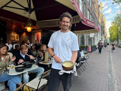 Amsterdamse Hap: how Van Wees makes his famous cheese fondue