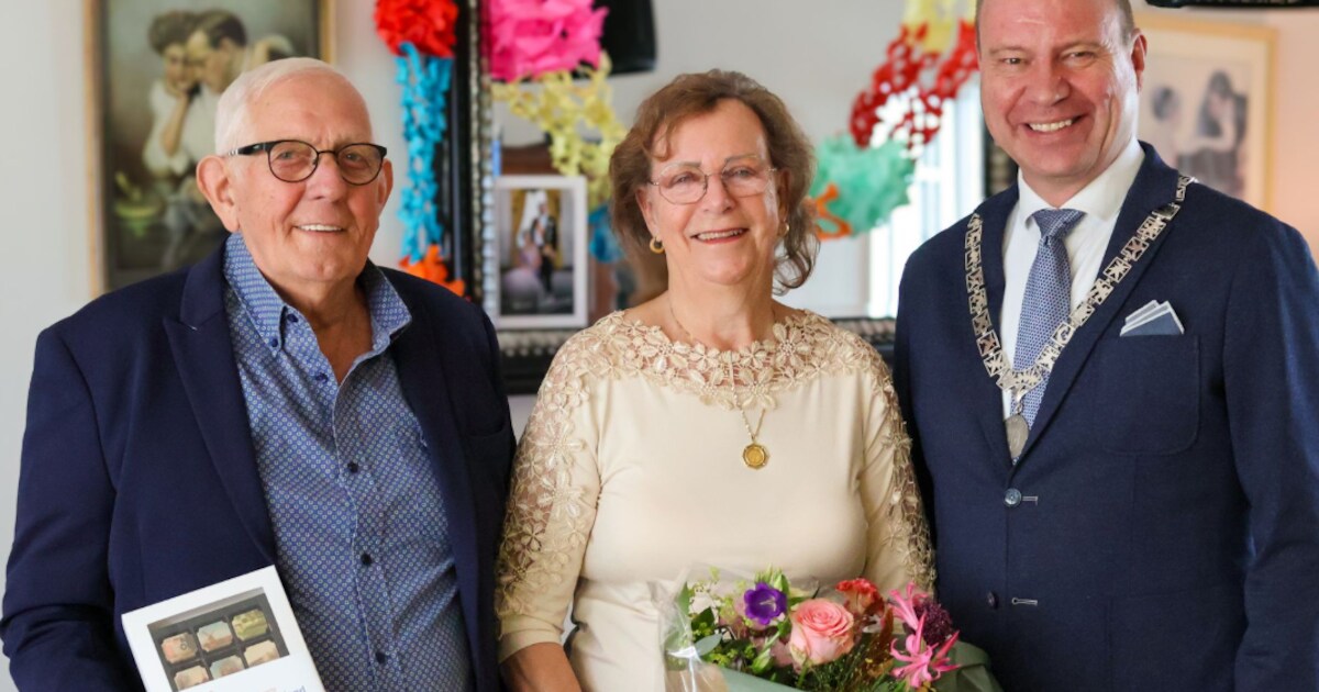 Echtpaar Steltenpool-Schuitemaker uit Hoogkarspel viert 60-jarig huwelijk