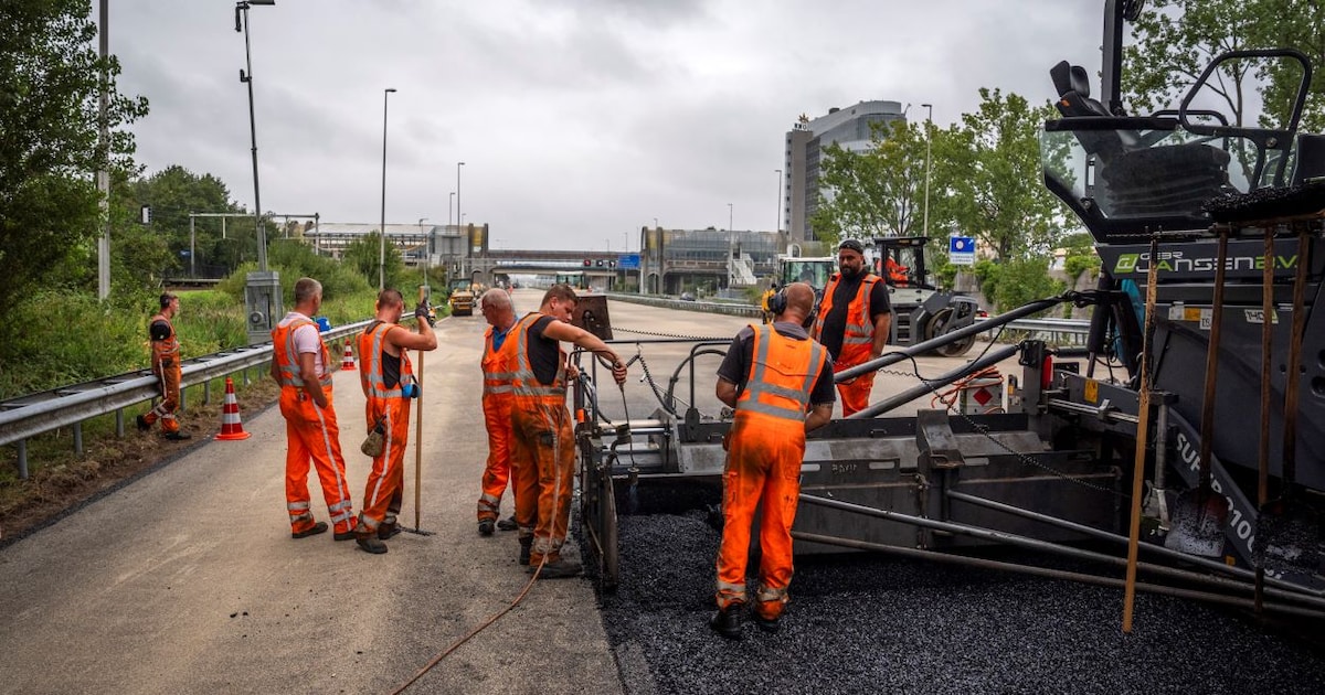 Navigatie stuurt verkeer door Nieuwerbrug tijdens afsluiting A12: ‘Volg de officiële omleiding’