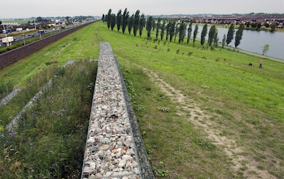 Sterk vervuild grondwater onder geluidswal in Utrecht: ‘Geen risico’s’