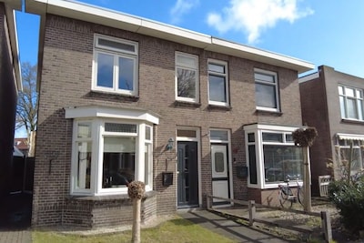 Gespot op Funda: dit huis heeft een eigen mancave in de tuin