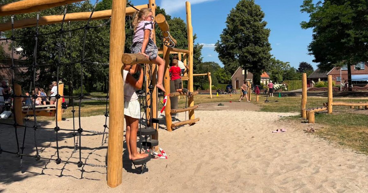 Nieuw speelveldje in Vaassen feestelijk geopend