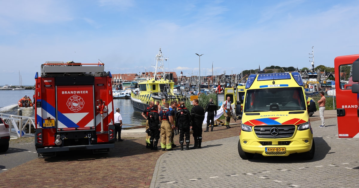 Explosie op motorboot: opvarenden van IJsselmeer gehaald door KNRM Urk