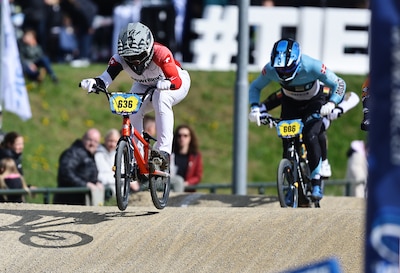 Recorddrukte bij Europese BMX-wedstrijden in Tiel: ‘Er gebeurt van alles op de baan, het is spectacu