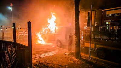 Twee autobranden in één uur in Dordtse woonwijk Krispijn