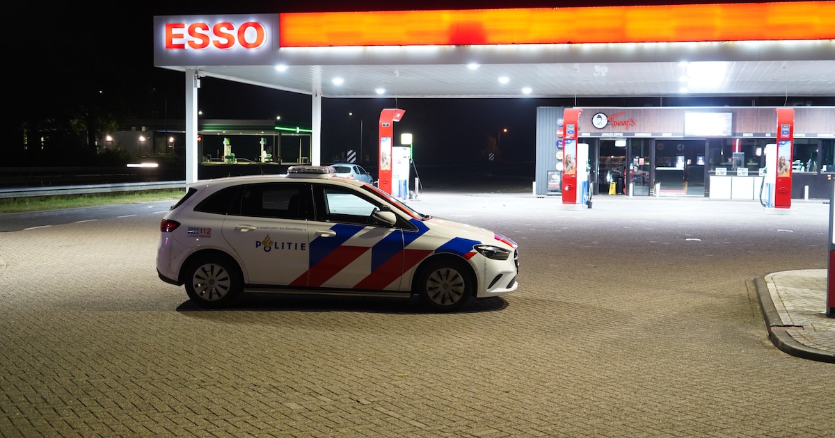 Gewapende overval op tankstation langs A28: verdachte vlucht met buit
