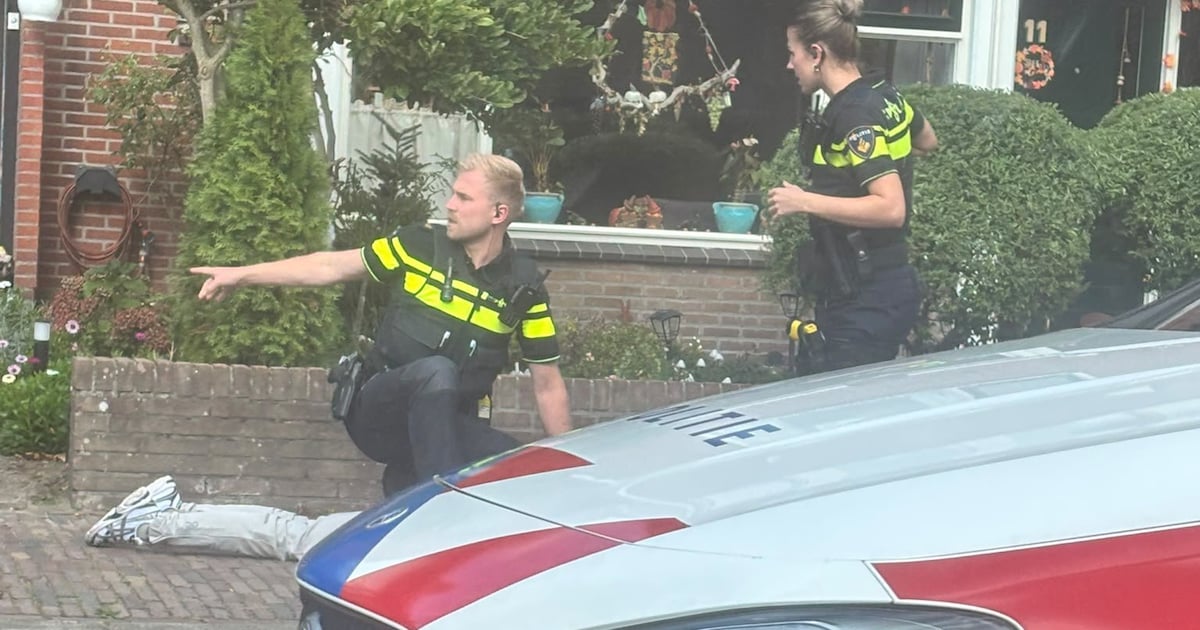 Scooterrijder slaat op de vlucht na aanrijding met motor in Hilversum