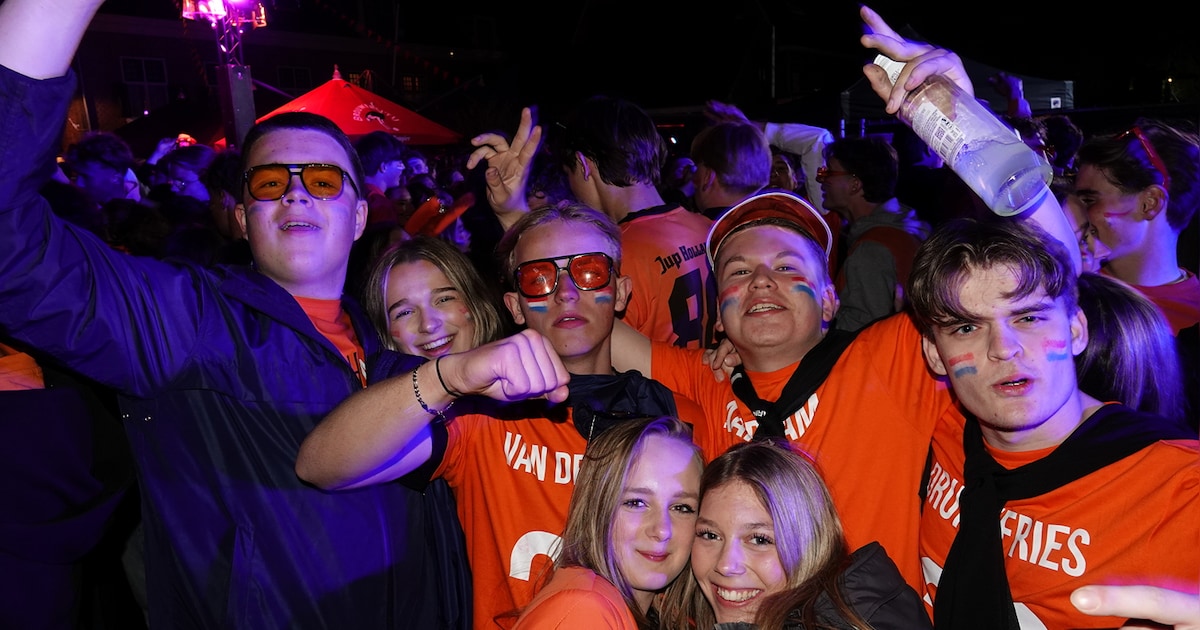 Bekijk hier de foto’s van Koningsnacht 2026 in Woerden