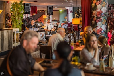 Cultuurcafé Woerden in Galerie Boerenmarktstad met kaaslied en proeverij
