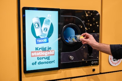 Statiegeld doneren of terug via een Tikkie: het kan straks in de bios